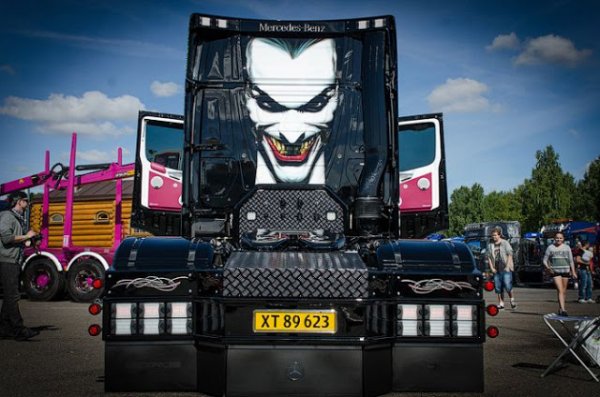 Впечатляющие участники Фестиваля грузовиков (27 фото)