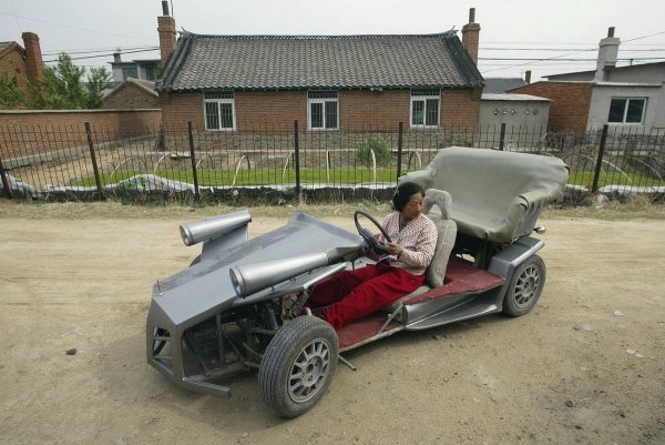 Прикольные транспортные средства, созданные человеком (14 фото)