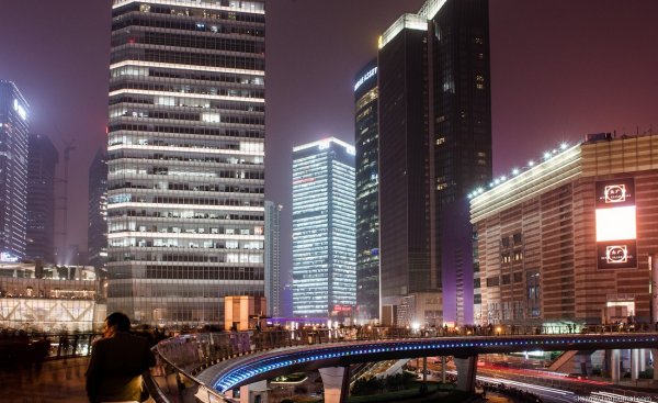 Круговой пешеходный мост в Шанхае (11 фото)