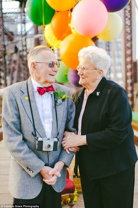 Празднование 61-ой годовщины супружеской жизни в стиле мультфильма "Вверх!" (16 фото)