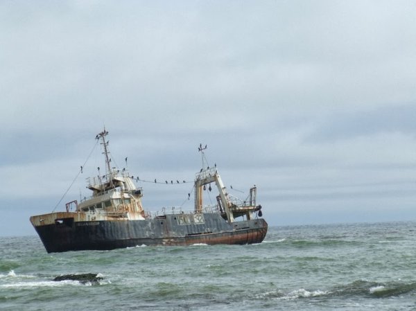 Обломки кораблекрушений на Берегу Скелетов (15 фото)