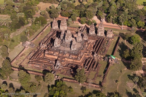 Ангкор-Ват – национальный архитектурный символ Камбоджи (30 фото)