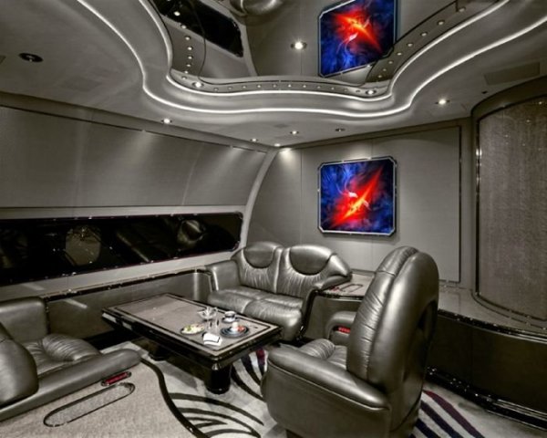 Богатство и роскошь на борту частных самолётов (14 фото)