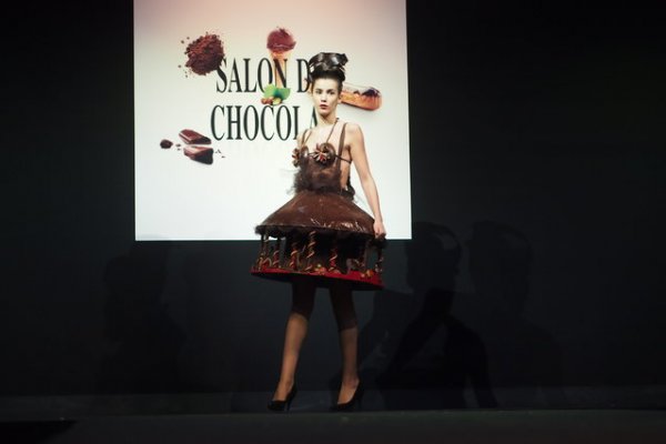 Показ шоколадной моды в Брюсселе (14 фото)