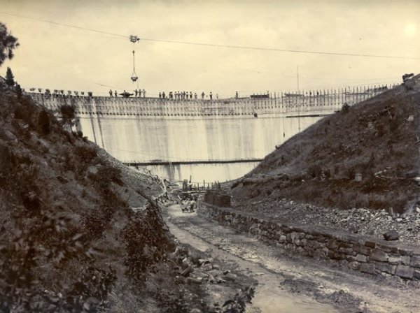 Шепчущая стена водохранилища Баросса (9 фото)