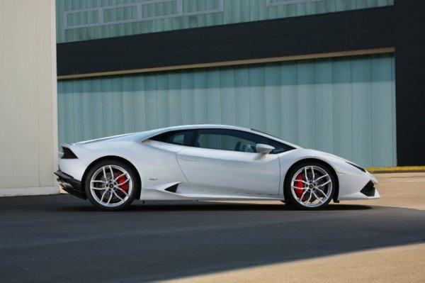 Премьера Женевского автосалона: суперкар Lamborghini Huracan (18 фото)