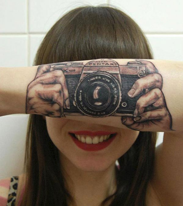 Креативные татуировки, которые остроумно подчёркивают особенности тела (31 фото)