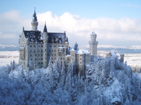 Топ-25 изумительных сказочных замков и крепостей Европы