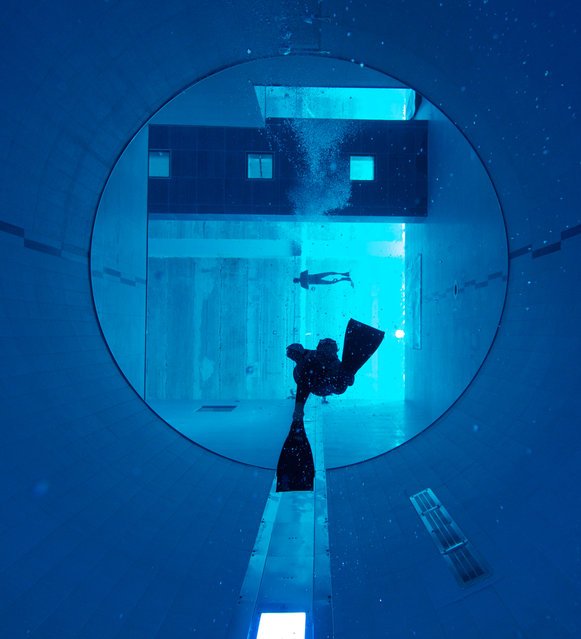 Y40 Deep Joy: самый глубокий бассейн в мире (9 фото)