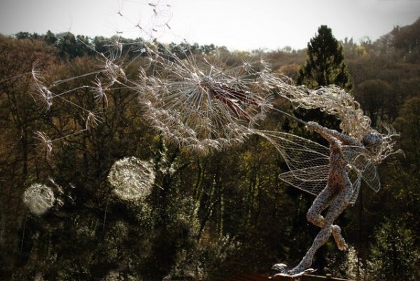 Фэнтезийные проволочные скульптуры фей от Робина Уайта (22 фото)