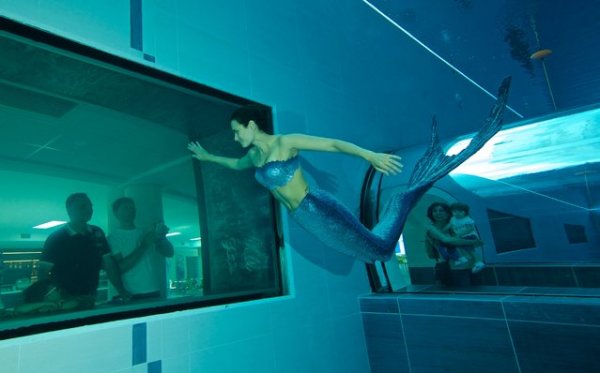 Y40 Deep Joy: самый глубокий бассейн в мире (9 фото)