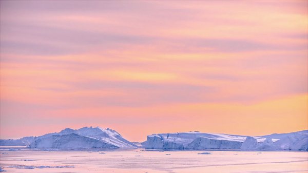 Потрясающее северное сияние над Гренландией и Исландией (12 фото + видео)