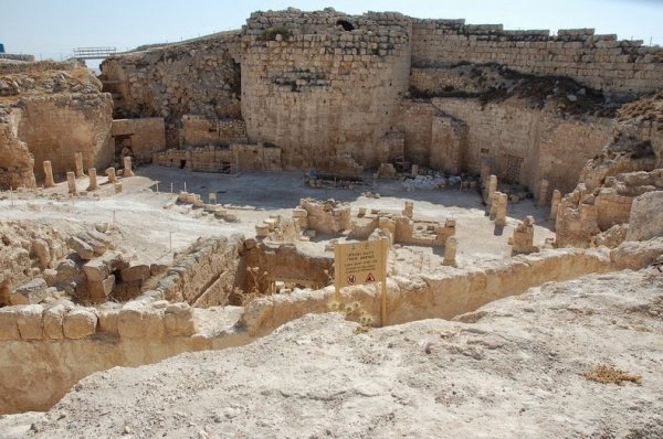 Иродион: Дворец и гробница царя Ирода (10 фото)