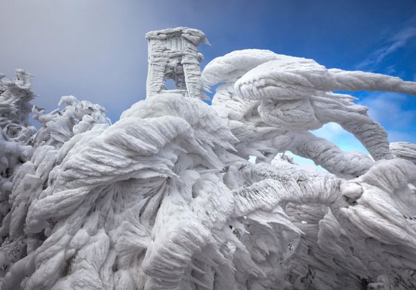 10-дневная буря превратила гору в Словении в царство льда (9 фото)