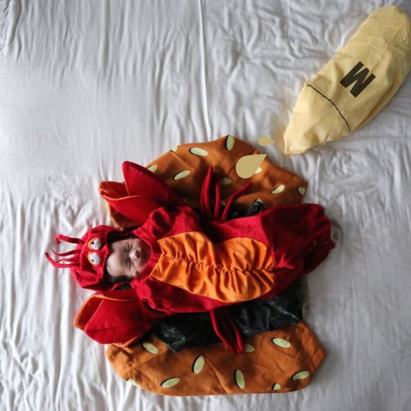 Фотоприключения спящей дочурки (25 фото)