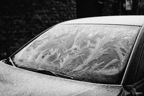 Автомобили как произведения ледяного искусства (28 фото)