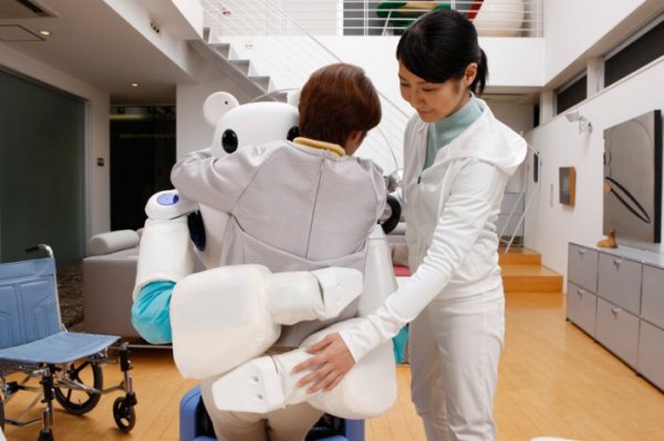 В Японии создали робота в помощь пожилым людям (9 фото)