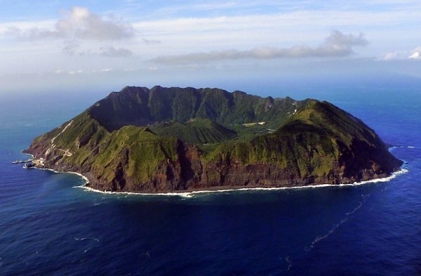 Вулканический остров Аогасима (12 фото)