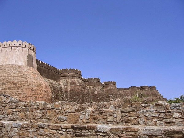 Великая стена форта Кумбалгар (10 фото)