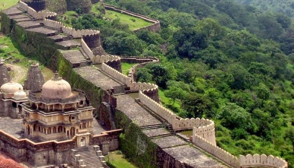 Великая стена форта Кумбалгар (10 фото)