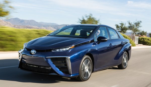 Toyota приступает к выпуску водородных машин