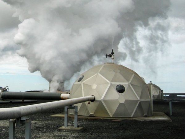 В Исландии углекислый газ будут превращать в камень