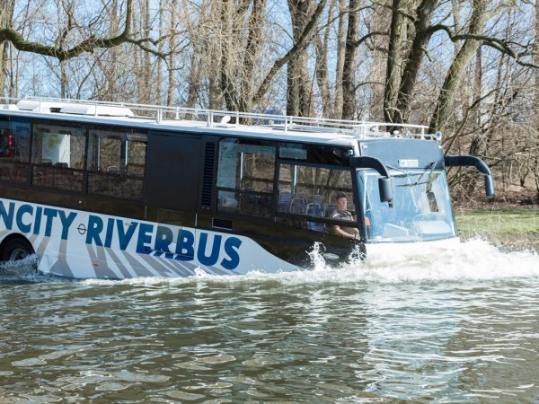 В Германии стартовали испытания подводного автобуса