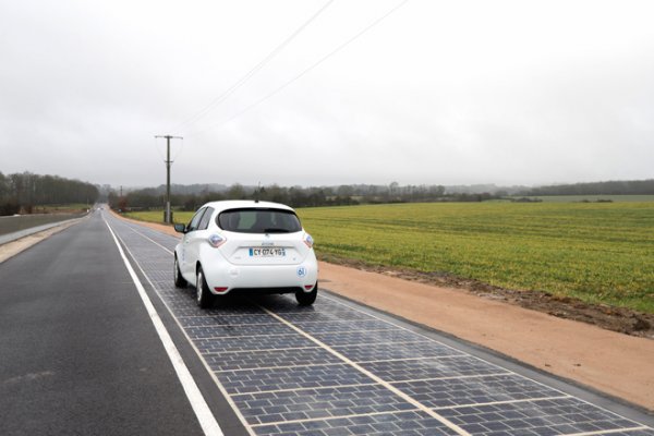 Первая французская дорога из солнечных батарей