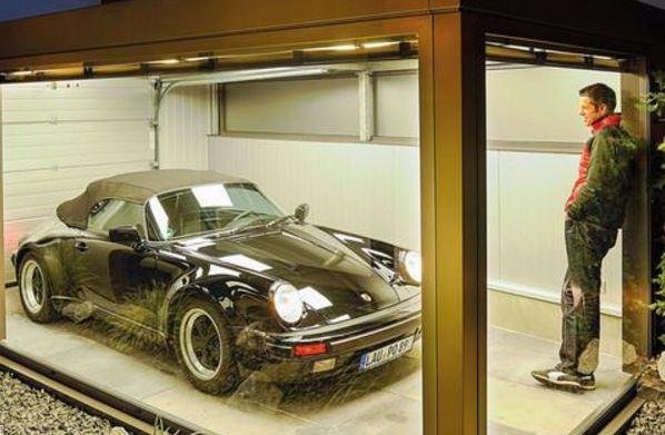 В Германии мужчина построил необычный гараж для своей машины