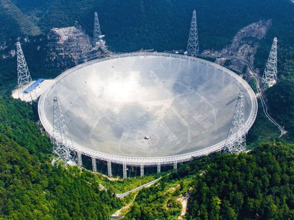 В Китае открыли для туристов самый крупный телескоп в мире