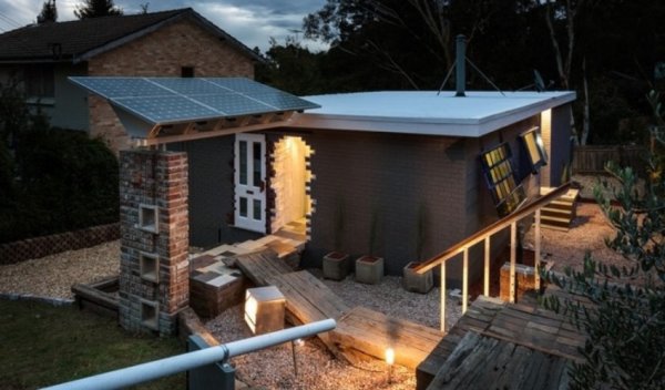 Австралийский архитектор создал дом с недостроенным крыльцом и входом