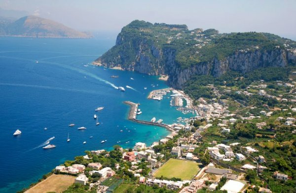Остров Капри: географическое положение и достопримечательности