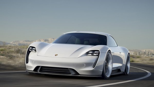 Компания Porsche рассказала о своём первом серийном электрокаре