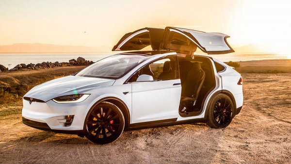 Машины Tesla Model S и Model X получат другие двигатели