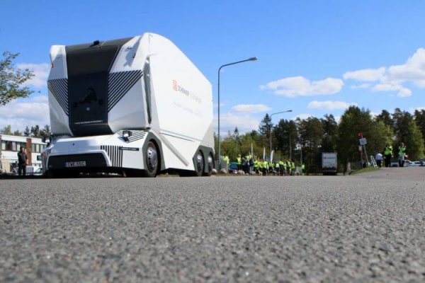 В Швеции начали эксплуатировать электрические грузовики